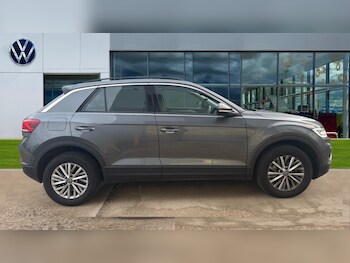 Used Volkswagen T-Roc 2022 for sale - 76438002: Photo