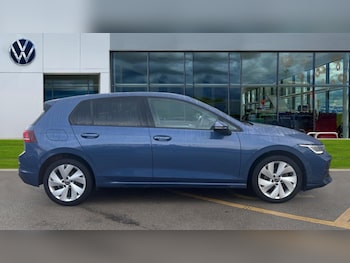 Used Volkswagen Golf 2024 for sale - 76927854: Photo