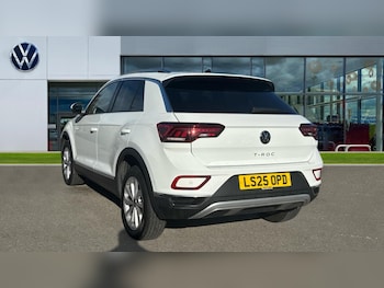 Used Volkswagen T-Roc 2025 for sale - 76350740: Photo
