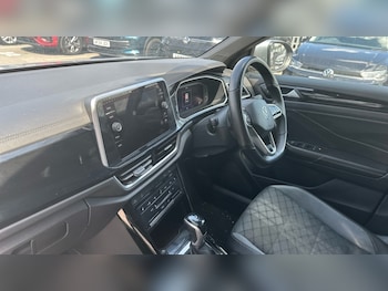 Used Volkswagen T-Roc 2022 for sale - 75472590: Photo