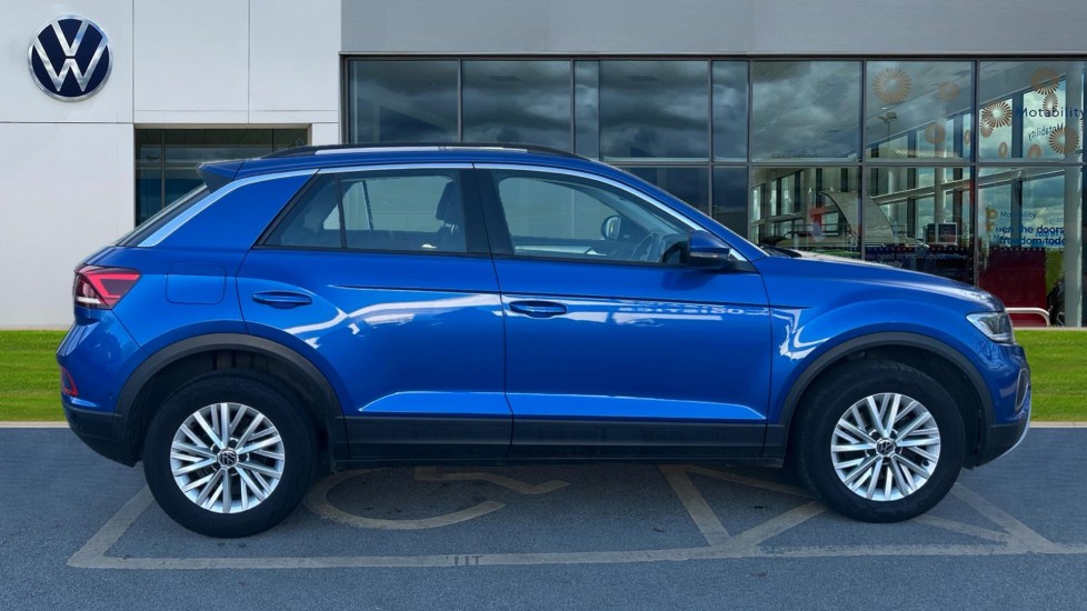 Used Volkswagen T-Roc 2022 for sale - 76615317: Photo 4