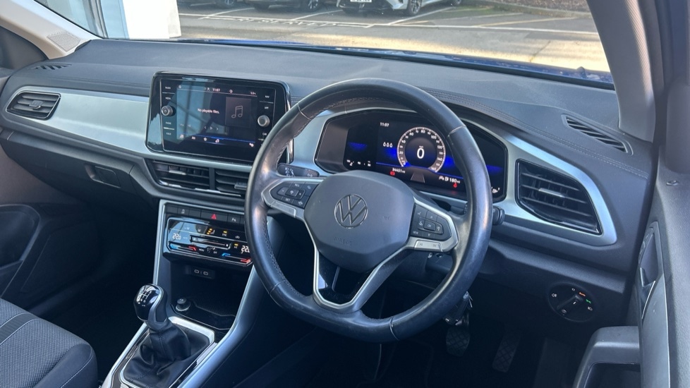 Used Volkswagen T-Roc 2022 for sale - 76615317: Photo 6