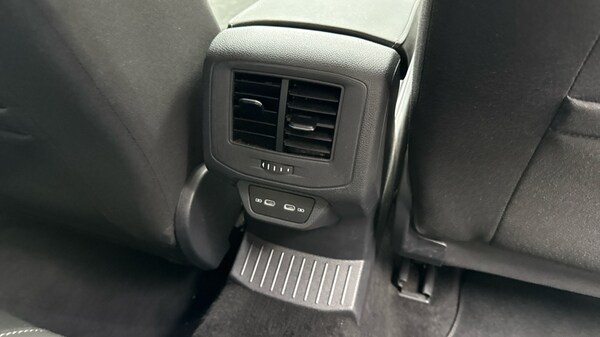 Used Volkswagen T-Roc 2022 for sale - 76176233: Photo 34