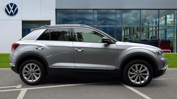 Used Volkswagen T-Roc 2022 for sale - 76176233: Photo 4