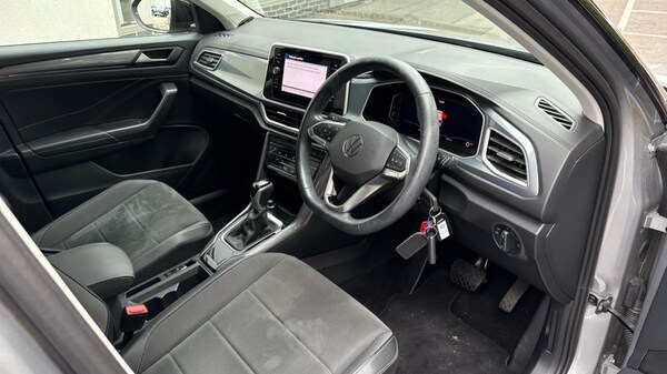 Used Volkswagen T-Roc 2022 for sale - 76176233: Photo 6