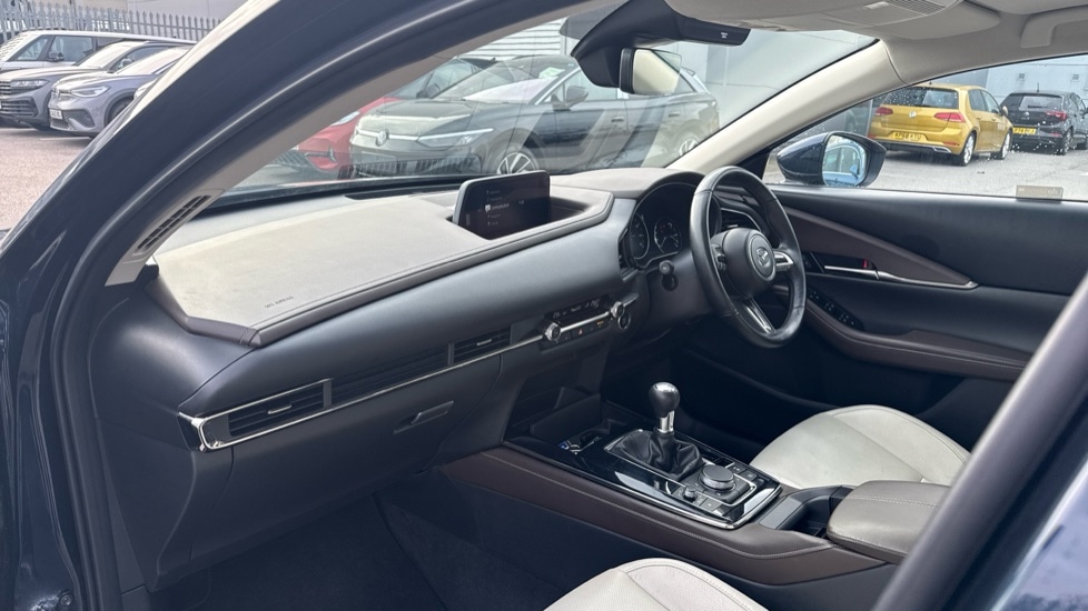 Used Mazda CX-30 2023 for sale - 76869856: Photo 2