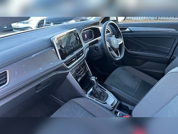 Used Volkswagen T-Roc 2025 for sale - 76696339: Photo