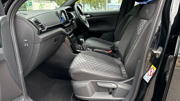 Used Volkswagen T-Cross 2024 for sale - 75652731: Photo 28