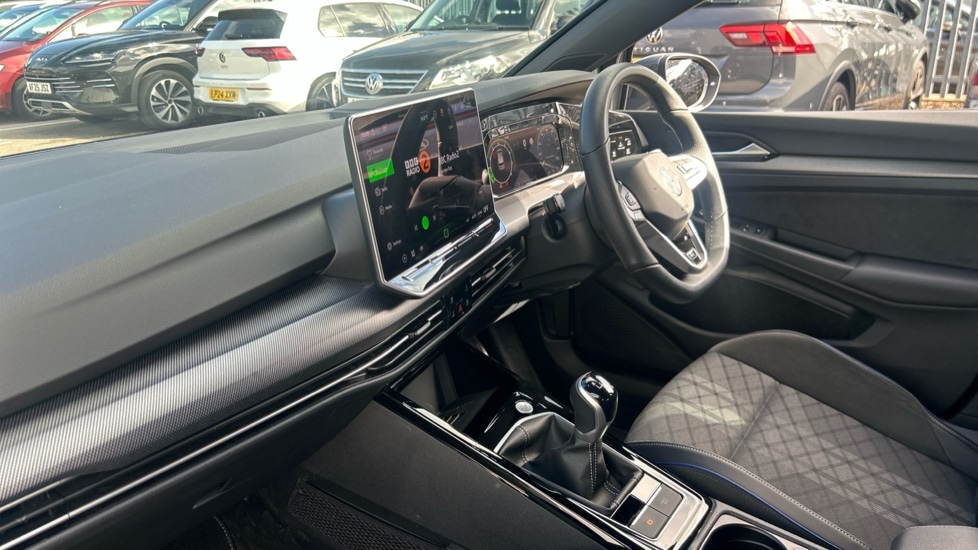 Used Volkswagen Golf 2025 for sale - 76869287: Photo 2