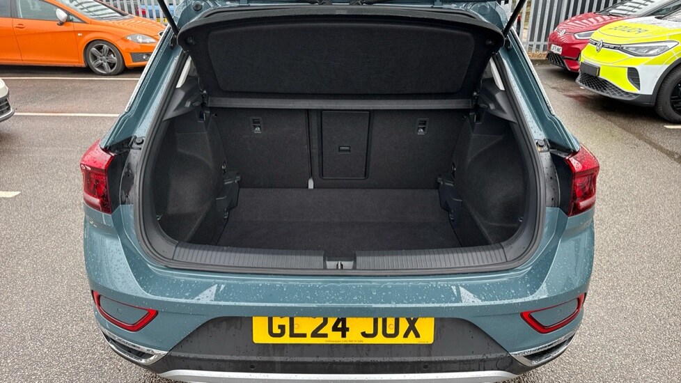 Used Volkswagen T-Roc 2024 for sale - 76265635: Photo 16