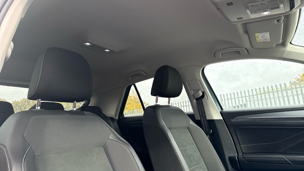 Used Volkswagen T-Roc 2024 for sale - 76265635: Photo 38