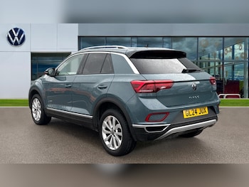 Used Volkswagen T-Roc 2024 for sale - 76265635: Photo