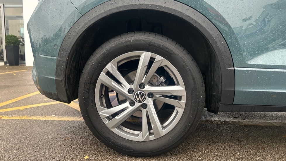 Used Volkswagen T-Roc 2025 for sale - 76652643: Photo 5