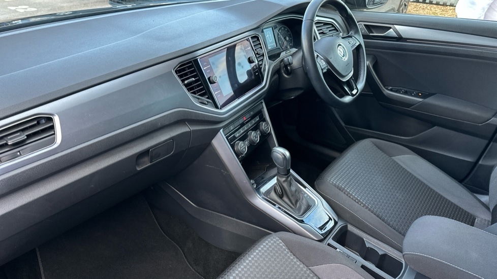 Used Volkswagen T-Roc 2022 for sale - 76501376: Photo 2