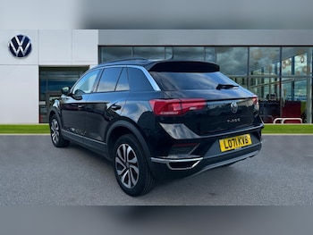 Used Volkswagen T-Roc 2022 for sale - 76501376: Photo