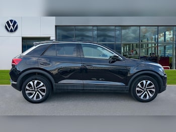 Used Volkswagen T-Roc 2022 for sale - 76501376: Photo