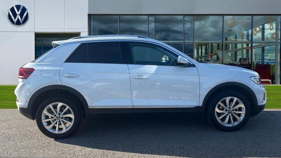 Used Volkswagen T-Roc 2025 for sale - 76869832: Photo 4