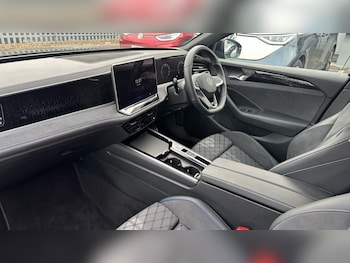 Used Volkswagen Passat 2025 for sale - 76871220: Photo