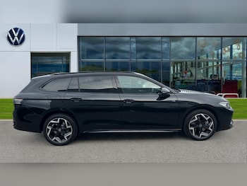 Used Volkswagen Passat 2025 for sale - 76871220: Photo