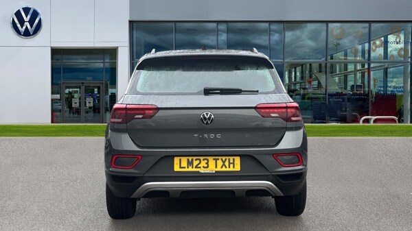 Used Volkswagen T-Roc 2023 for sale - 76112124: Photo 11