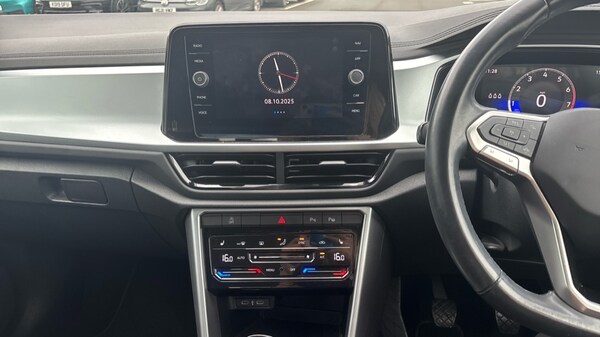Used Volkswagen T-Roc 2023 for sale - 76112124: Photo 13