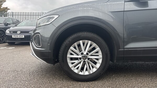 Used Volkswagen T-Roc 2023 for sale - 76112124: Photo 18