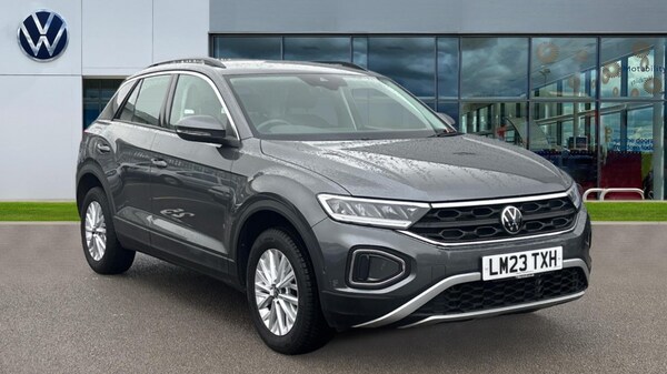 Used Volkswagen T-Roc 2023 for sale - 76112124: Photo 1
