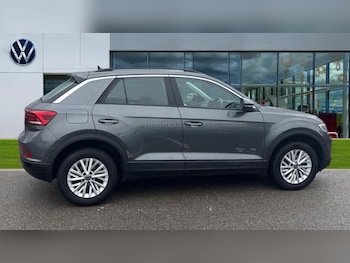 Used Volkswagen T-Roc 2023 for sale - 76112124: Photo 4