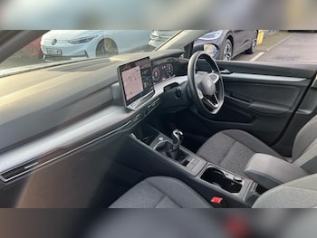 Used Volkswagen Golf 2024 for sale - 76927824: Photo