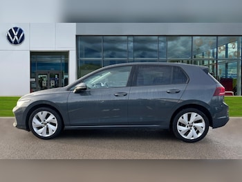 Used Volkswagen Golf 2024 for sale - 76927824: Photo