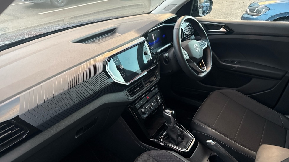 Used Volkswagen T-Cross 2023 for sale - 77025539: Photo 2