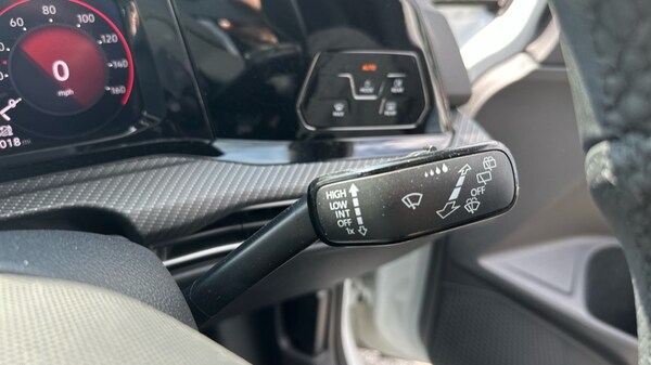 Used Volkswagen Golf 2024 for sale - 75472759: Photo 32