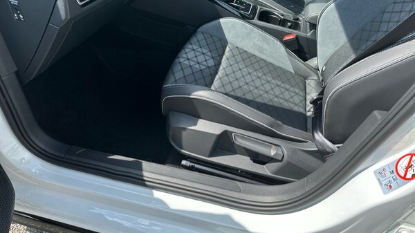 Used Volkswagen Golf 2024 for sale - 75472759: Photo 39