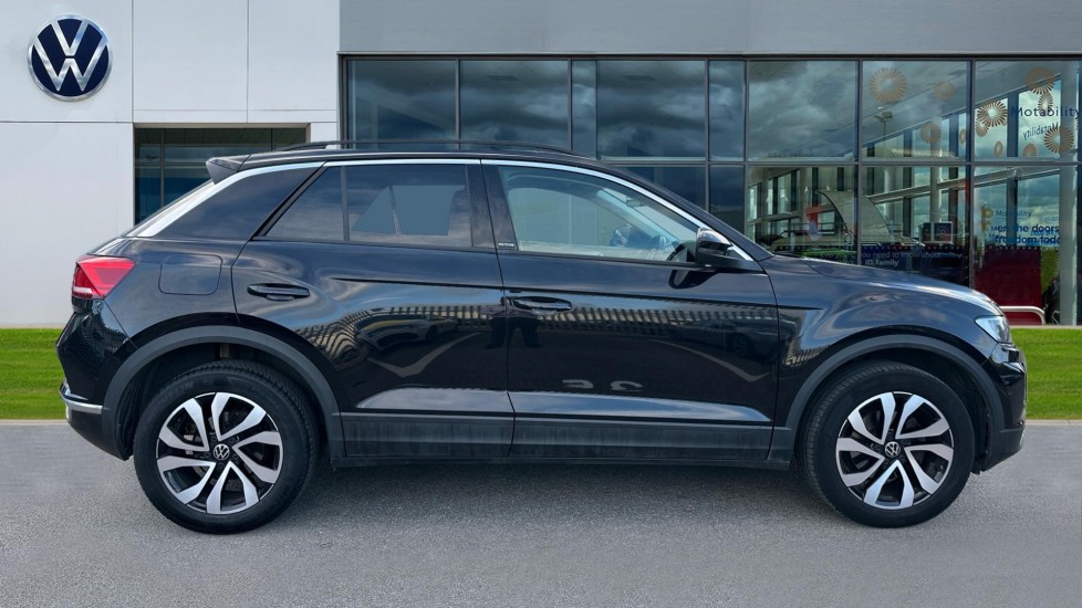 Used Volkswagen T-Roc 2022 for sale - 76552497: Photo 4