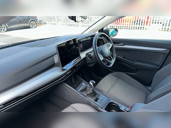 Used Volkswagen Golf 2024 for sale - 75902098: Photo