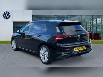 Used Volkswagen Golf 2024 for sale - 75902098: Photo
