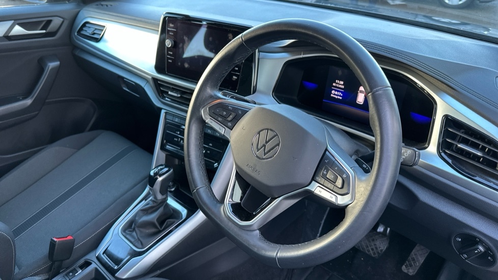 Used Volkswagen T-Roc 2022 for sale - 76872122: Photo 6