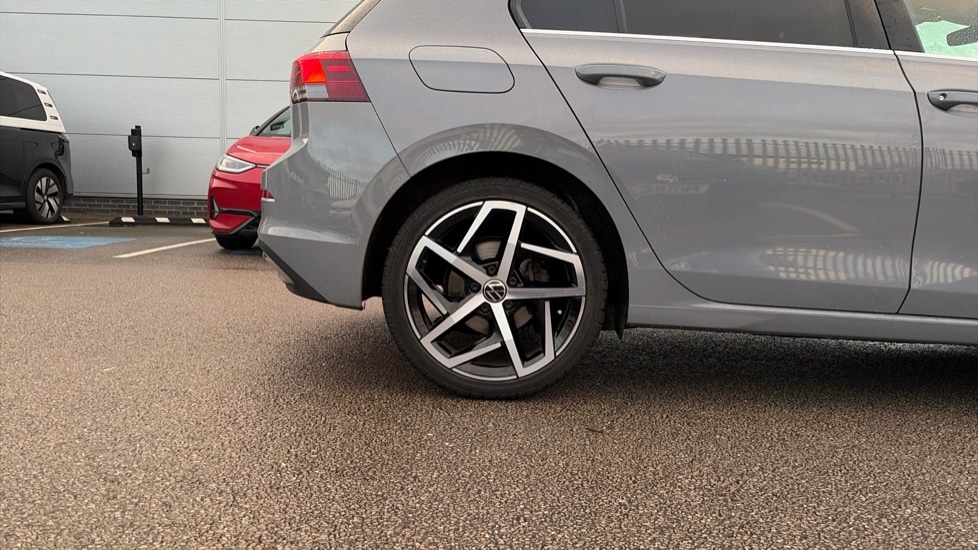 Used Volkswagen Golf 2022 for sale - 76872472: Photo 19