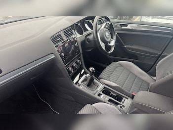 Used Volkswagen Golf 2017 for sale - 76722311: Photo