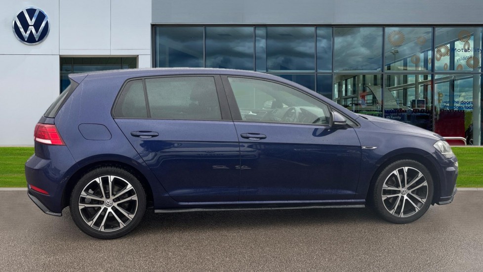 Used Volkswagen Golf 2017 for sale - 76722311: Photo 4