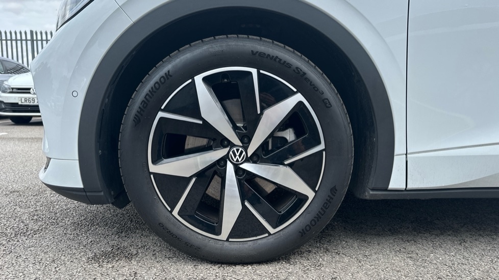 Used Volkswagen ID4 2025 for sale - 76140308: Photo 5