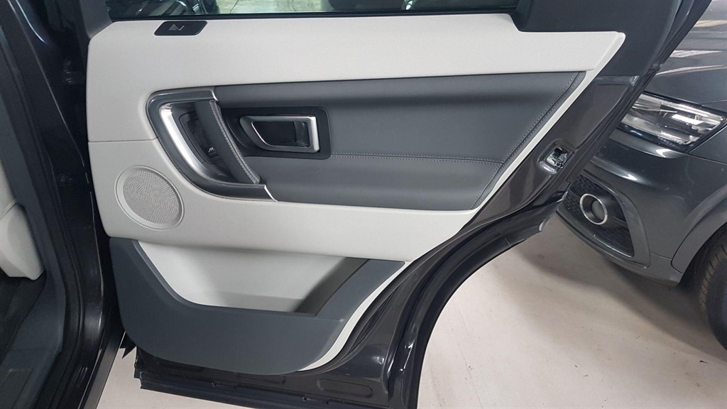 Used Land Rover Discovery Sport 2017 for sale - 77196680: Photo 32