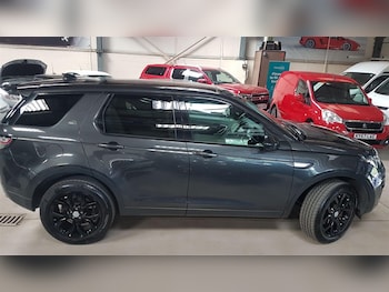 Used Land Rover Discovery Sport 2017 for sale - 77196680: Photo