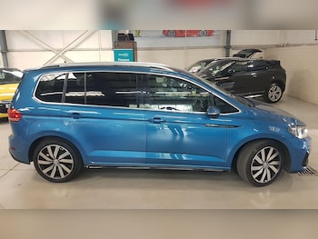 Used Volkswagen Touran 2017 for sale - 77988835: Photo