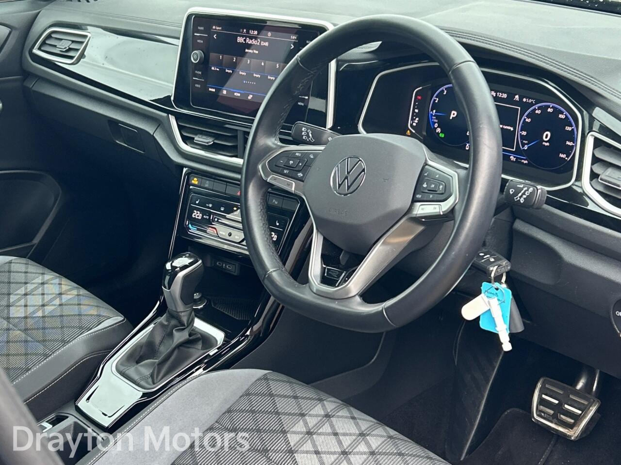 Used Volkswagen T-Roc 2024 for sale - 77358832: Photo 15