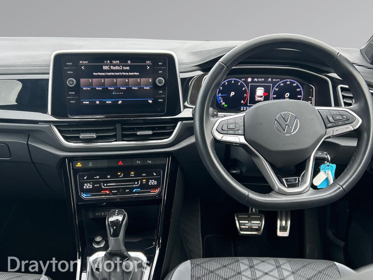 Used Volkswagen T-Roc 2024 for sale - 77358832: Photo 2