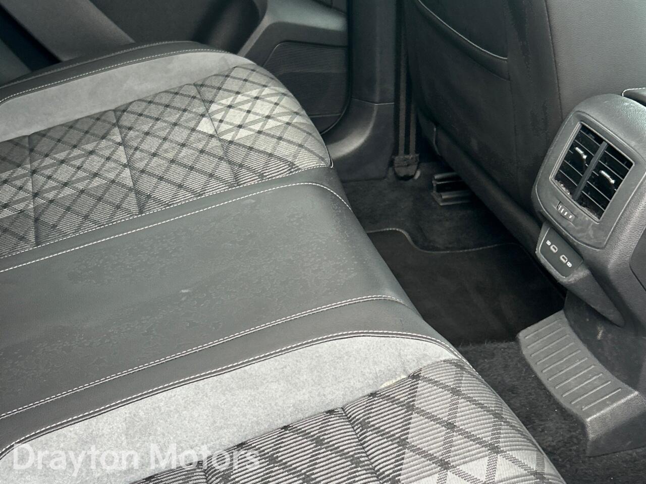 Used Volkswagen T-Roc 2024 for sale - 77358832: Photo 36