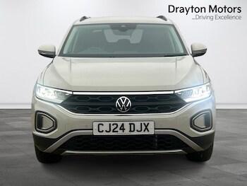 Used Volkswagen T-Roc 2024 for sale - 77345474: Photo