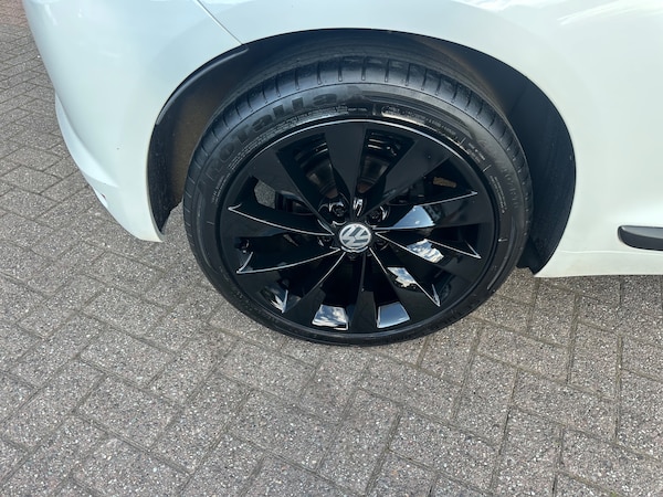 Used Volkswagen Scirocco 2016 for sale - 75598476: Photo 9