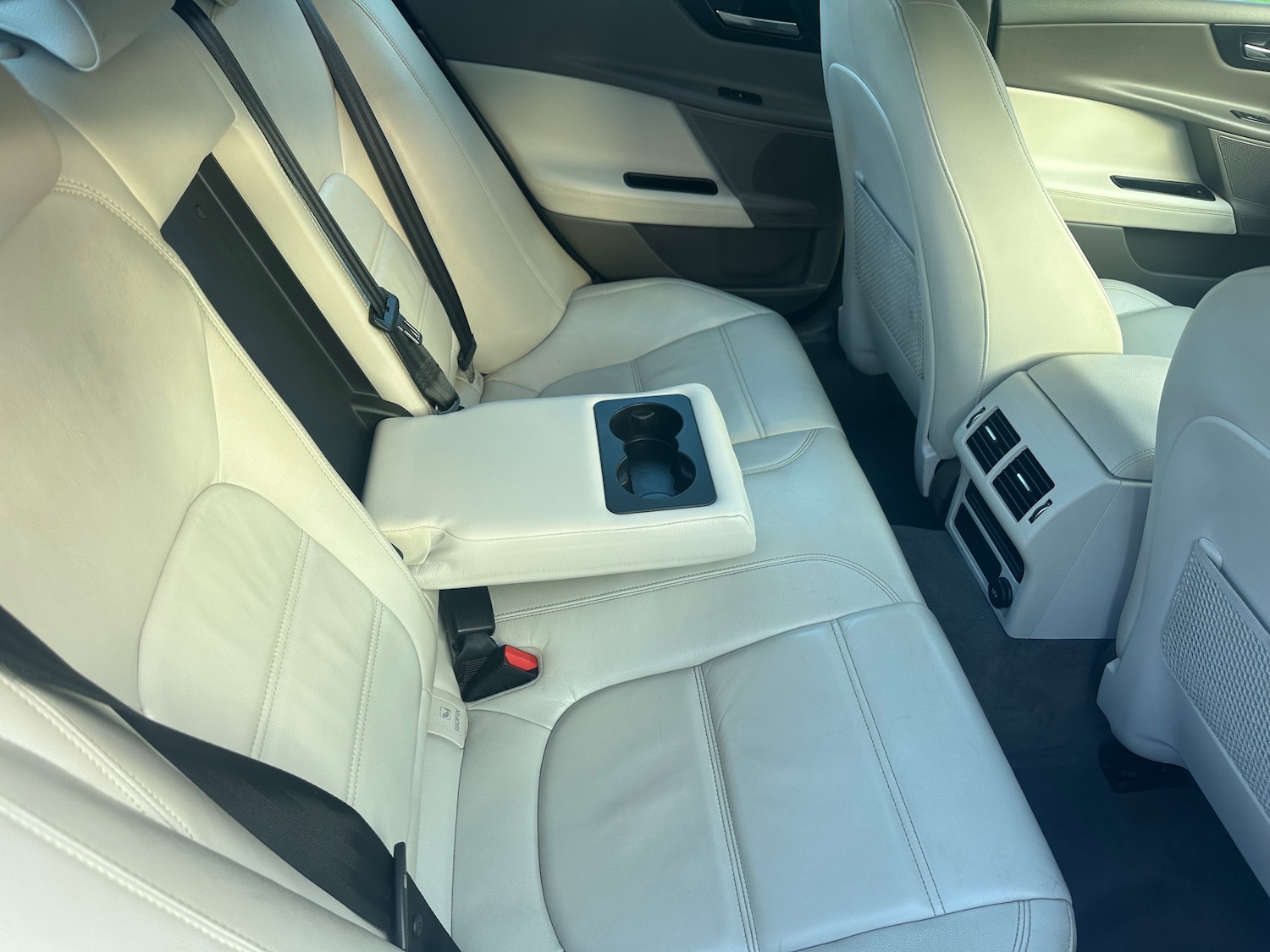 Used Jaguar XE 2017 for sale - 76405844: Photo 8